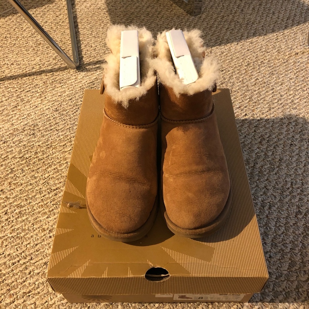 Ugg mini bailey button